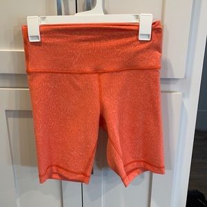 New without rage Lululemon biker shorts